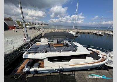 Cranchi T43 Eco Trawler LD - (2022) Solgt Motorboat 2022, with Volvo Penta Ips 500 x 2 Inkl. Dps og Assistent Docking engine, Denmark