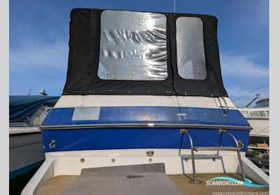 Cruiser International 2670 Motorboat 1989, with Mercruiser engine, United Kingdom