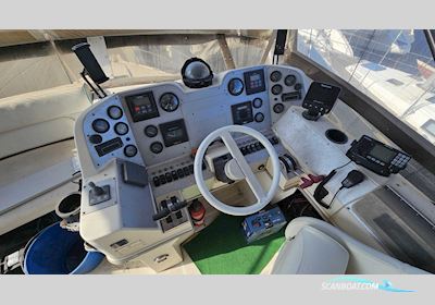 Cruisers Yachts 3850 AFT Motorboat 1991, with VOLVO PENTA engine, France