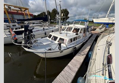 Dutch Lady Motorboat 1978, with Sole Diesel engine, The Netherlands
