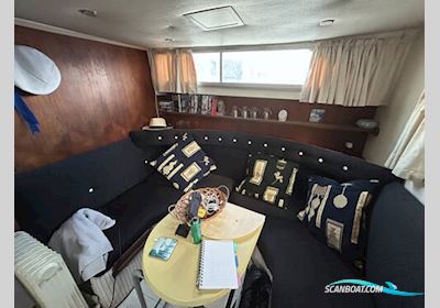 Fairline 32 Phantom Motorboat 1982, with Volvo AQ200D engine, United Kingdom