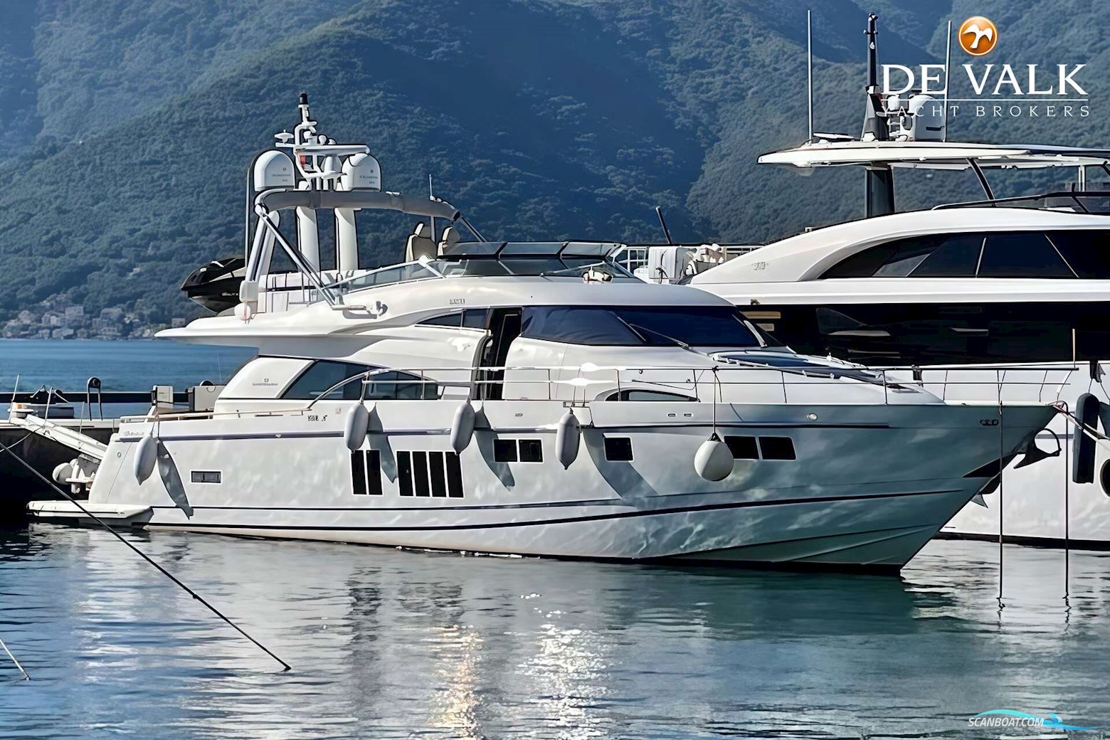 Fairline Squadron 78 Custom Motorboat 2012, with Caterpilar engine, No country info