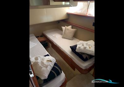 Ferretti 530 Fly Motorboat 2000, with Caterpillar 3196 engine, Italy