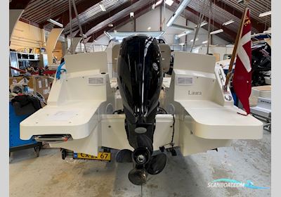 Flot Quicksilver 555 Med Mercury 100 HK CT, Kun 93,6 Timer, Smartcraft, Simrad GO7, Fusion Lydanlæg, Køleskab og Flexiteak. Velholdt og Vinteropbevar Motorboat 2019, with Mercury engine, Denmark