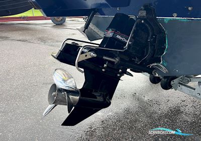 Formula 242 SS Motorboat 1989, with Mercruiser 350 Magnum, renoverad 2018. Alpha One 2023. engine, Sweden