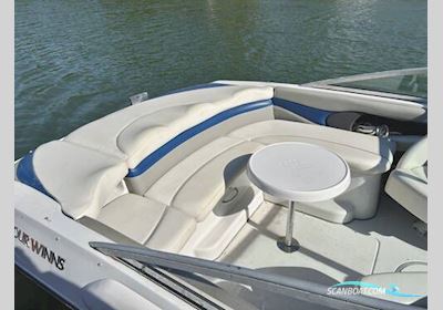 Four Winns 210 Horizon Motorboat 2000, with Volvo Penta 5.0Gi V8 engine, United Kingdom