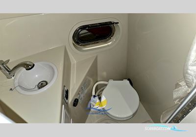 Four Winns Vista 248 Motorboat 2005, with Volvo Penta 5.0 GXI engine, Germany