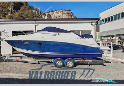 Four Winns Vista 248 Motorboat 2004, with Volvo Penta 5.0 Gxi engine, Italy