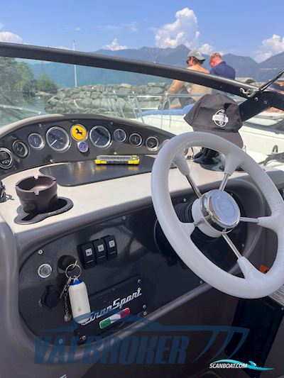 Four Winns Vista 268 Motorboat 2000, with Volvo Penta Gsi 5.7 engine, Italy