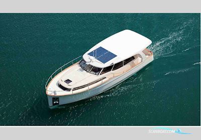 Greenline 33 Motorboat 2010, with VW Marine Diesel Tdi 165 engine, Italy