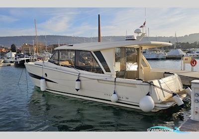 Greenline 39 Motorboat 2017, with Yanmar 8 LV engine, Slovenia