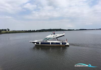 Hilter Royal 840 Flybridge Motorboat 2007, with Volvo Penta 5,7 GXI engine, Germany