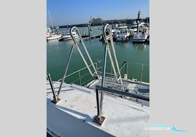 Houseboat Powercat 40 converted to a Motorboat 2009, United Kingdom