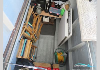 Houseboat Powercat 40 converted to a Motorboat 2009, United Kingdom