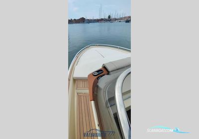 Invictus GT320 Motorboat 2023, with Volvo Penta V8 engine, Italy