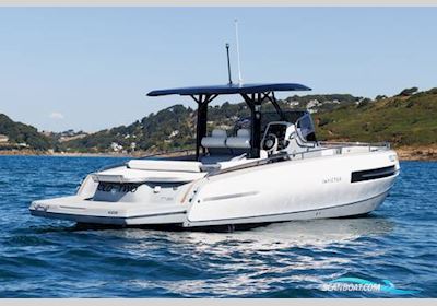 Invictus TT280 Motorboat 2019, with Mercury engine, United Kingdom