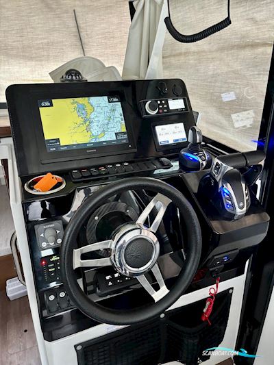 Jeanneau Merry Fisher 895 Sport Motorboat 2022, with Yamaha 2x200 engine, France