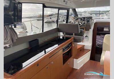 Jeanneau NC 9 Motorboat 2013, with Volvo engine, Ireland