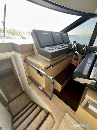 Jeanneau Prestige 630 Motorboat 2018, with VOLVO D 11 IPS-950 725 CV engine, France