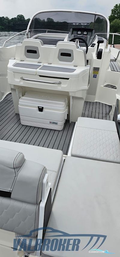 Karnic 702 SL Motorboat 2018, with Selva Fin Whale engine, Italy