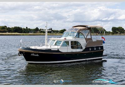 Linssen Classic Sturdy 32 AC Motorboat 2014, with Volvo Penta is Een Zweeds Merk Dat Wereldwijd Bekendstaat om Betrouwbare en Krachtige Scheepsmotoren en Aandrijfsystemen. Ze Leveren Zowel Diesel- al engine, The Netherlands
