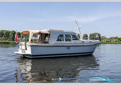 Linssen Grand Sturdy 29.9 Sedan Motorboat 2010, with Volvo Penta is een toonaangevende fabrikant van maritieme motoren en aandrijfsystemen. Het merk staat bekend om zijn betrouwbare en krachtige motoren engine, The Netherlands
