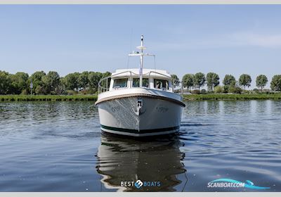 Linssen Grand Sturdy 29.9 Sedan Motorboat 2010, with Volvo Penta is een toonaangevende fabrikant van maritieme motoren en aandrijfsystemen. Het merk staat bekend om zijn betrouwbare en krachtige motoren engine, The Netherlands