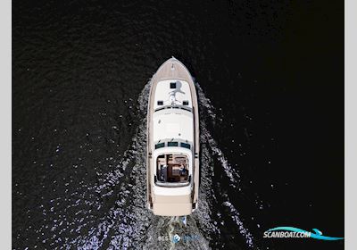 Linssen Grand Sturdy 450 AC Variotop Motorboat 2020, with Volvo Penta is Een Zweeds Merk Dat Wereldwijd Bekendstaat om Betrouwbare en Krachtige Scheepsmotoren en Aandrijfsystemen. Ze Leveren Zowel Diesel- al engine, The Netherlands