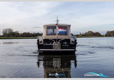Linssen Grand Sturdy 470 Wheelhouse Motorboat 2017, with Volvo Penta is een Zweeds merk dat wereldwijd bekendstaat om betrouwbare en krachtige scheepsmotoren en aandrijfsystemen. Ze leveren zowel diesel- al engine, The Netherlands