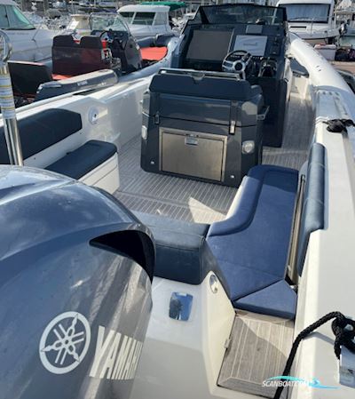 Lomac GRAN TURISMO 10.5 Motorboat 2019, with YAMAHA Twin V8 F350 AETX engine, France