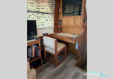 Mainship Sedan Bridge 430 Motorboat 1999, with Caterpillar engine, No country info