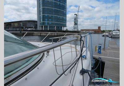 Maxum 2700 SCR Motorboat 2000, with Mercruiser MPI engine, United Kingdom