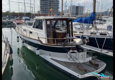 Menorquin 110 Motorboat 2000, with Yanmar 4 Zylinder Turbodiesel engine, Spain