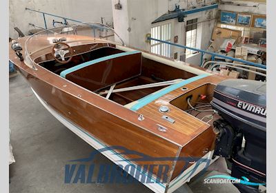Molinari Piviere Motorboat 1971, with Evinrude 737 engine, Italy