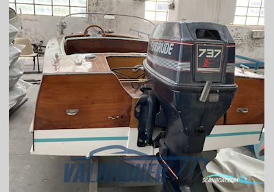 Molinari Piviere Motorboat 1971, with Evinrude 737 engine, Italy