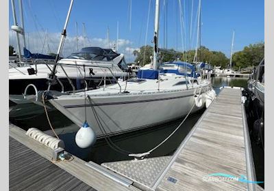 Moody 346 Motorboat 1989, with Volvo D2-40 engine, United Kingdom