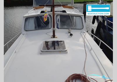 Motorboat 960 Motorboat 1985, with Peugeot engine, France