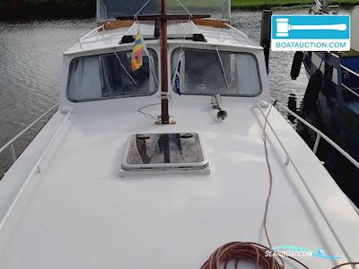 Motorboat 960 Motorboat 1985, with Peugeot engine, France