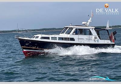 Nelson Weymouth 34 Motorboat 1984, with Ford engine, United Kingdom