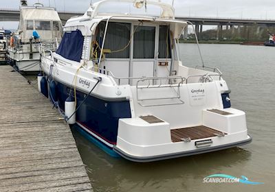 Nimbus 320 Coupe Motorboat 2005, with D4-210 A engine, United Kingdom