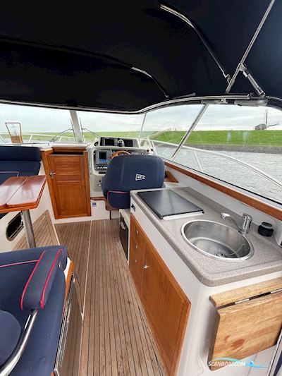 Nimbus 33 Nova Motorboat 2000, with Volvo Penta engine, The Netherlands
