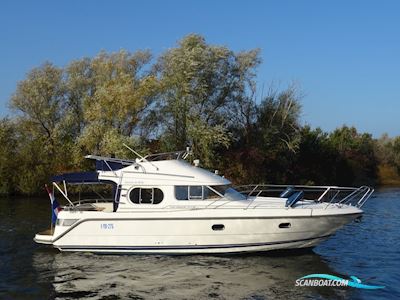 Nimbus 345 Avanta Fly Motorboat 2000, with Mercruiser D4.2L 2x engine, The Netherlands
