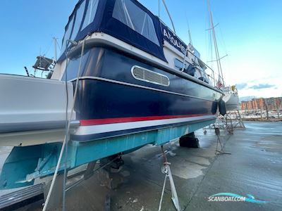 Nimbus 380 Commander Motorboat 2001, with Volvo engine, United Kingdom