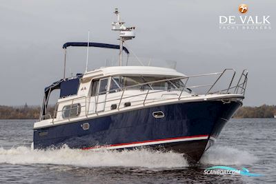 Nimbus 380 Commander Motorboat 2004, with Volvo Penta engine, The Netherlands