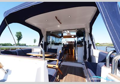 Nimbus 380 Coupe Motorboat 2001, with Volvo engine, The Netherlands