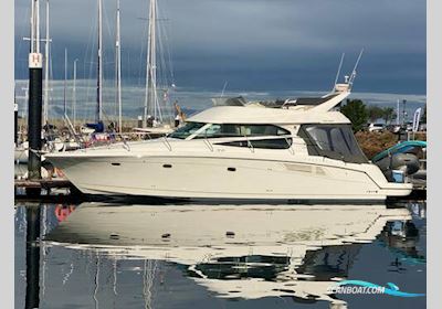 Prestige 42 Flybridge Motorboat 2007, with Cummins engine, United Kingdom