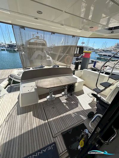 Prestige 450 Motorboat 2017, with Volvo Penta engine, Portugal
