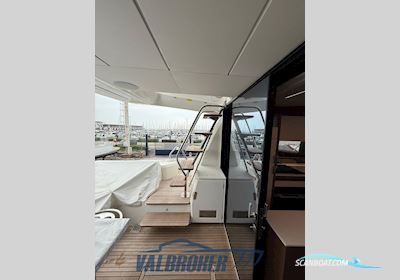 Prestige 520 Motorboat 2024, with Volvo Penta D6-IPS650 engine, Italy