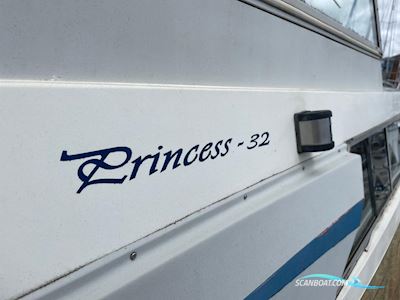 Princess 32 Motorboat 1973, with Perkins engine, United Kingdom