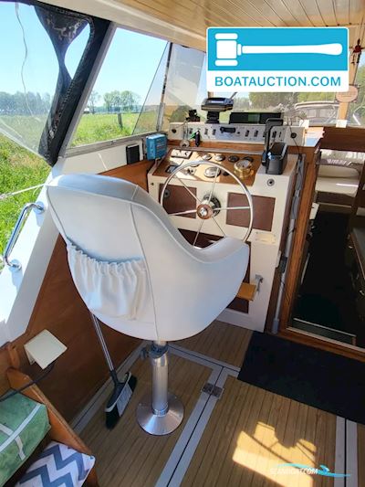 Princess 32 Motorboat 1985, with Mercedes 208 Cdi 5 Cyl engine, The Netherlands